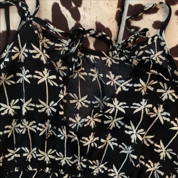 Black Palm Tree Shorts Romper MEDIUM - Picture 5 of 7